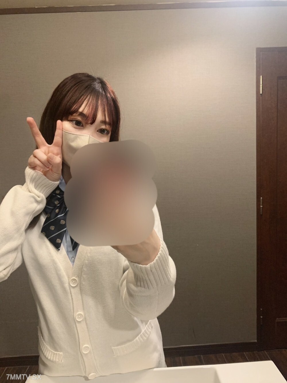 FC2-PPV-3632230 Time limit 3 days! [Midsummer summer special offer! There is a freezing wind, and it's a good idea to buy it early] Uh...** The idol-type explosion of beautiful women's first strange sightings... All the way to the start...