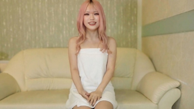 FC2-PPV-4689842 [Uncensored] Super cute! Are women with flashy hair sexy...? "I love naughty things⤴" she says! Plus, her first facial and first creampie included! *Bonus HD