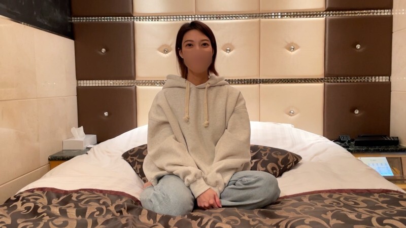 FC2-PPV-4791844 [Full face revealed] A beautiful 28-year-old nurse. Her hips bounce up and down during the endless foreplay, and when she cums, her milky pussy juice drips down to her balls as she thrusts her cock into him.