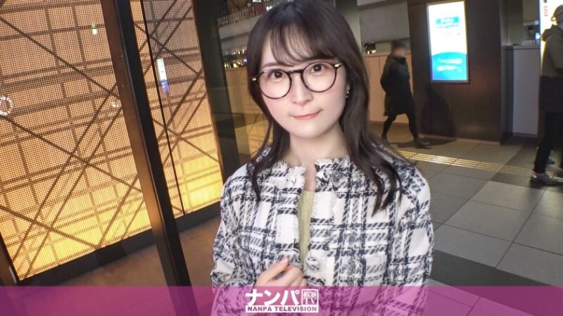GANA-3242 "Serious Pick-Up, First Shoot. 2191 Using Strawberries as Bait to Pick Up a Fair-Skinned, Serious Amateur Who Looks Good in Glasses! Co